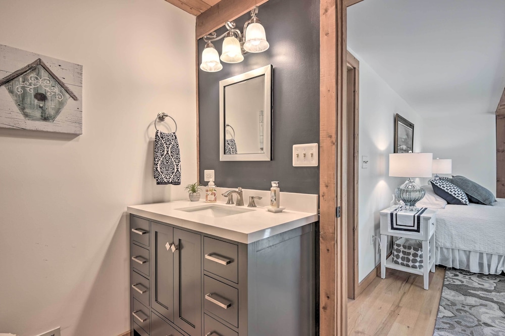 Lovettsville Cottage in Heart of Wine Country - Property Image 1