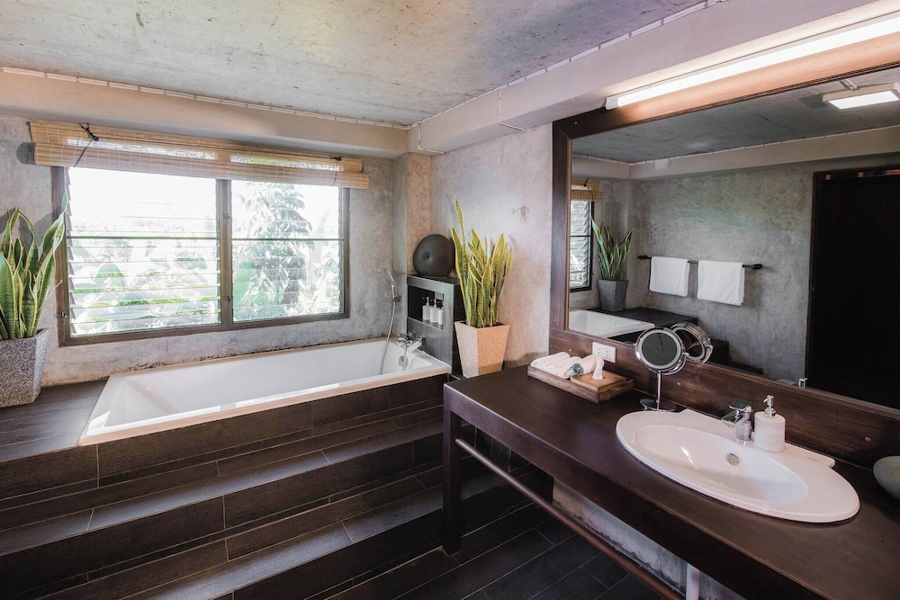 Cyngam Retreat- A Private Pool Villa With Service