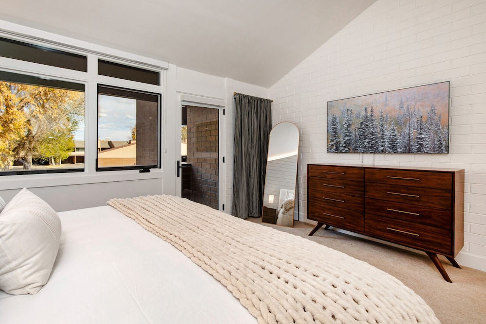 Ski Captain Molly 3 Bedroom Condo