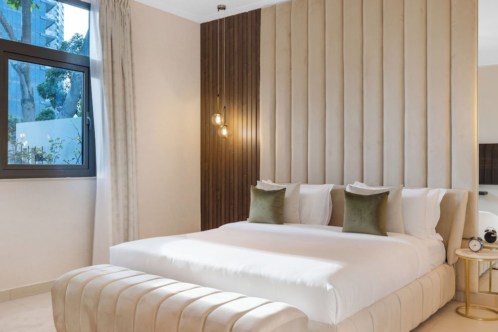 Durrani Homes - The Luxe Retreat 4BR Podium villa with private Jacuzzi and Burj Khalifa View