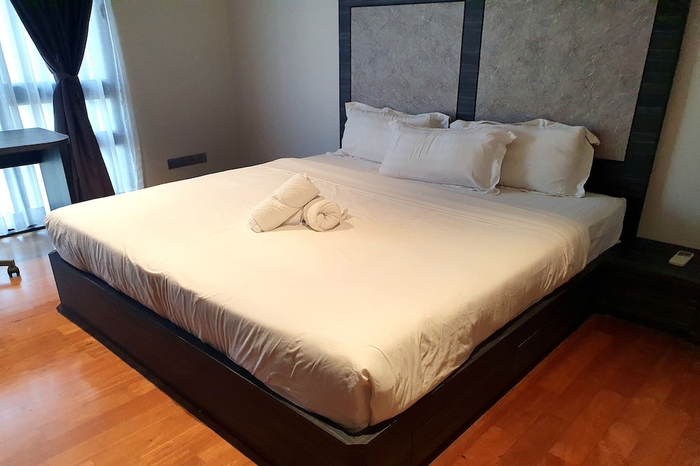 Anggun Residences by Emily in Town