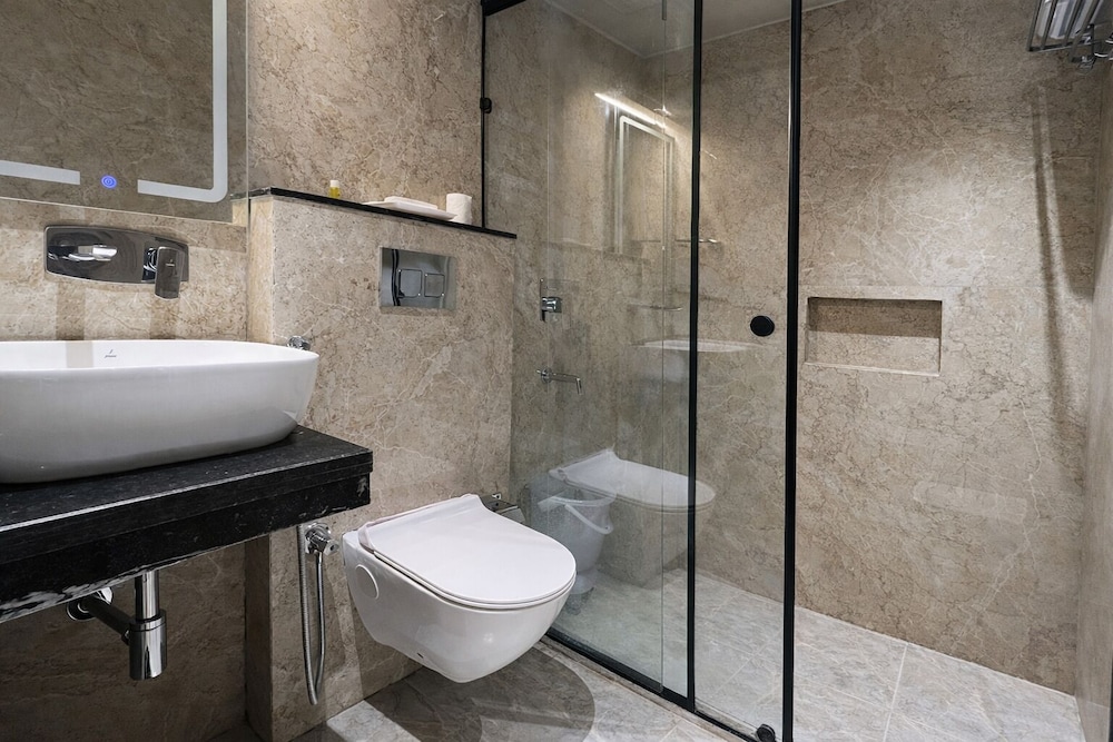 Hotel Grand Shalimar by JMD Group