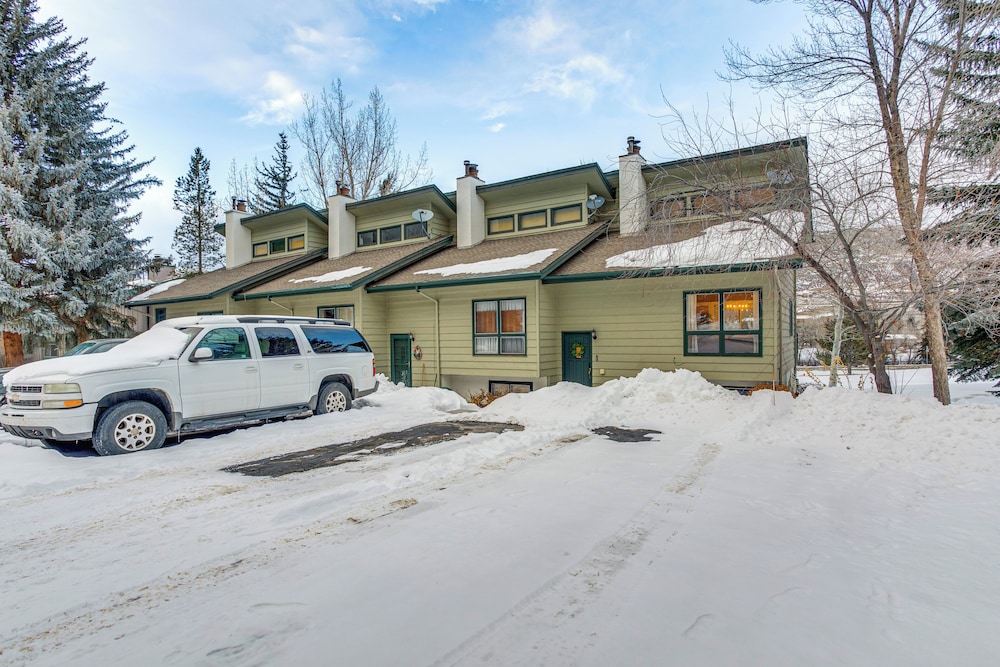 Par & Powder: Avon Haven w/ Golf & Ski Access!
