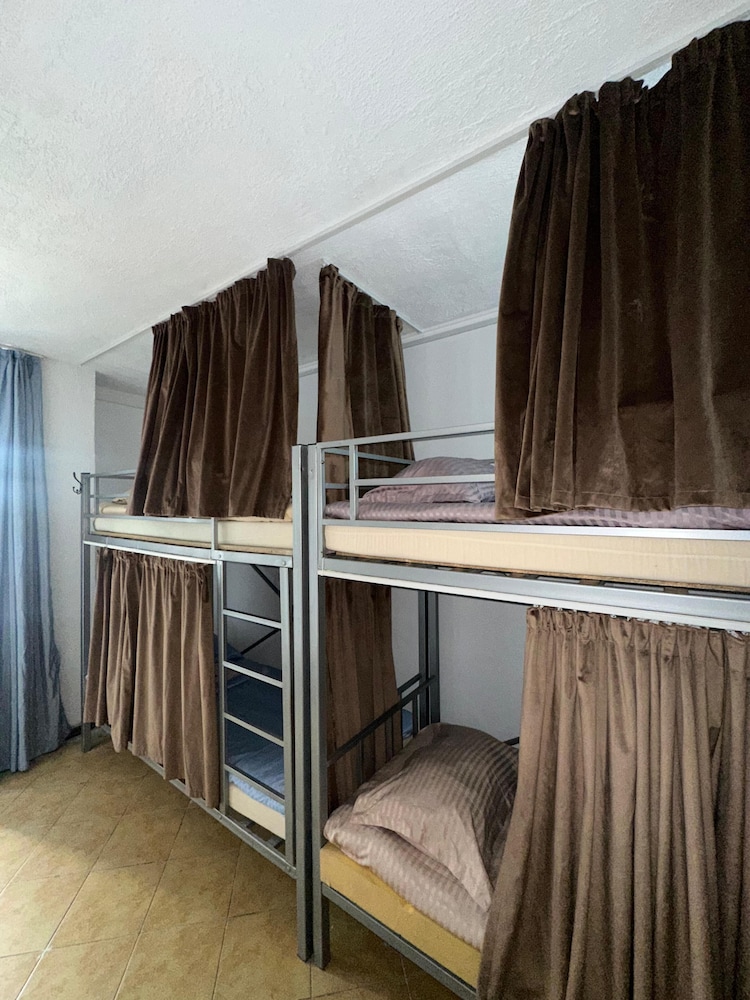 Rooms Tolebi.