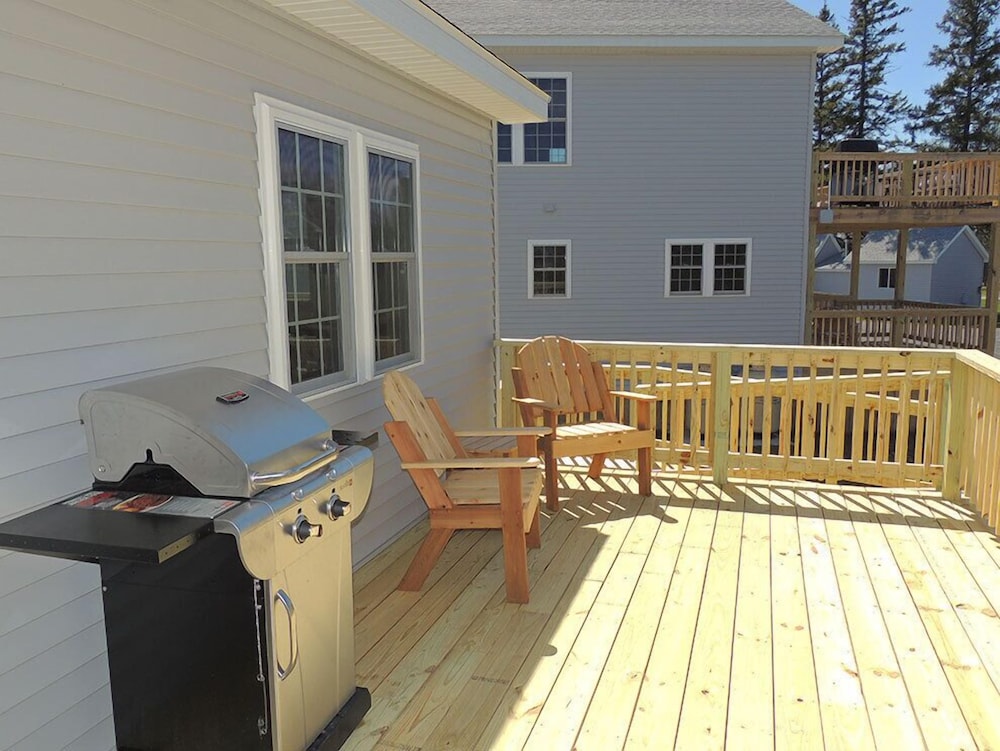 Angel Rock Waterfront Cottages and Vacation Homes