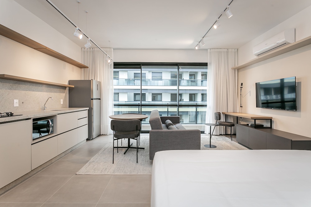 Studios Tower by Viva - Prédio com piscina e estacionamento no centro de Floripa