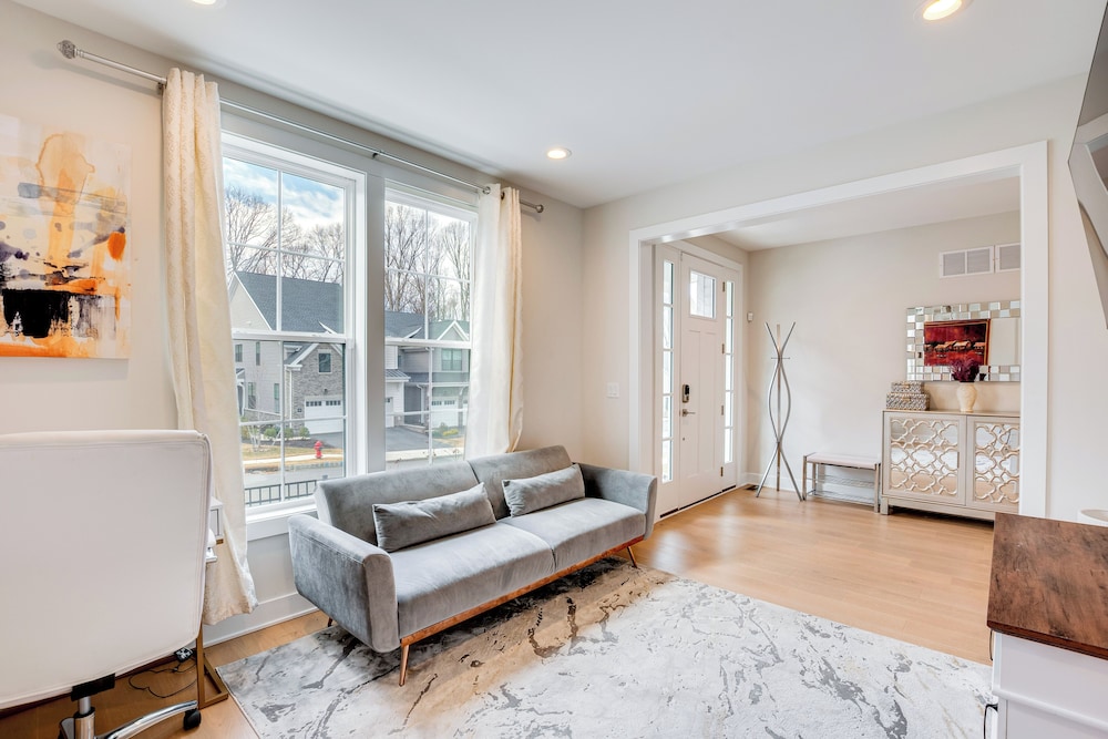 10 Mi to Morristown: Stylish Home Near Trails!