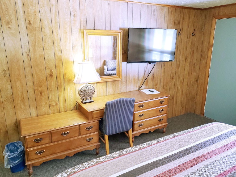 White Mountain Motel And Cottages