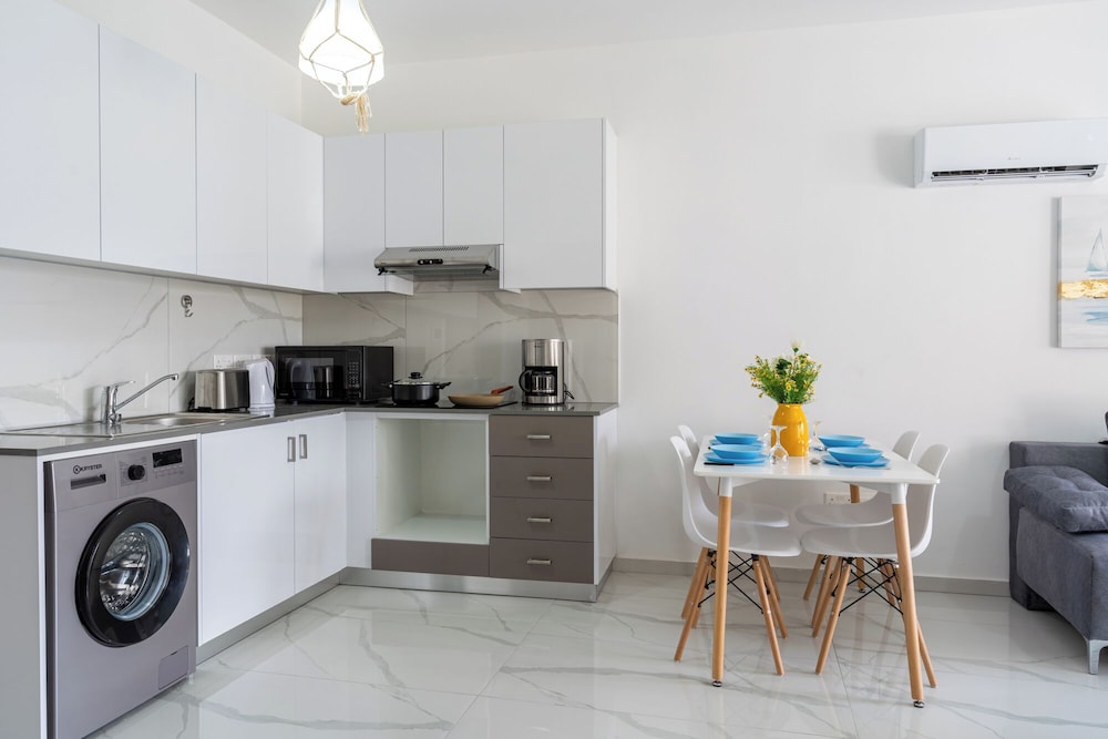 Infinity 1-Bedroom Apartment in Larnaca