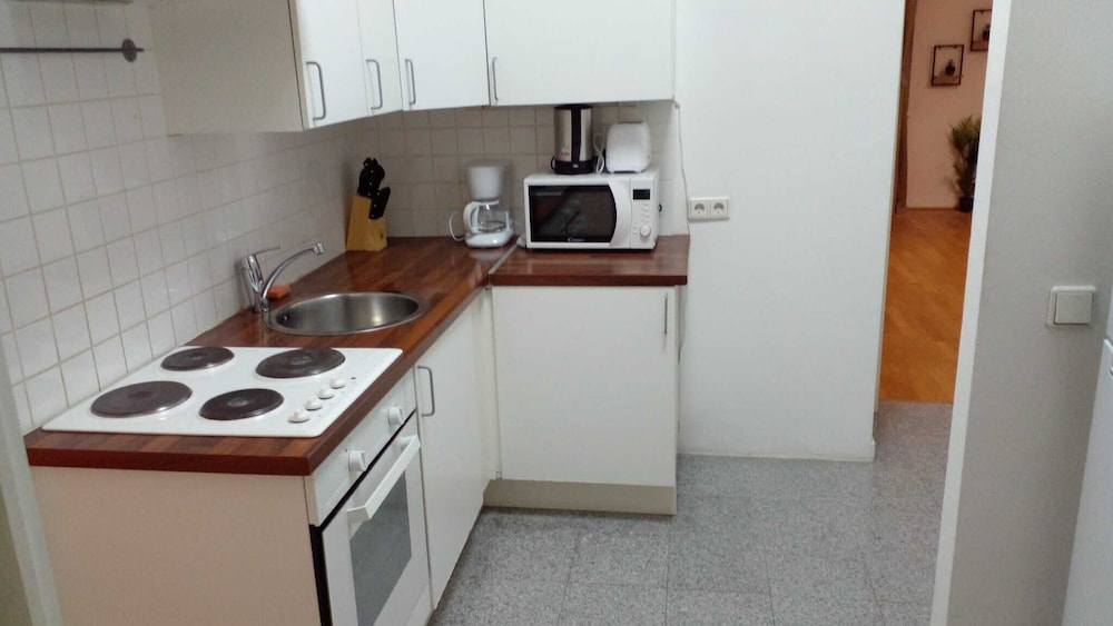 Comfort 2BR Apartment Near Stadthalle