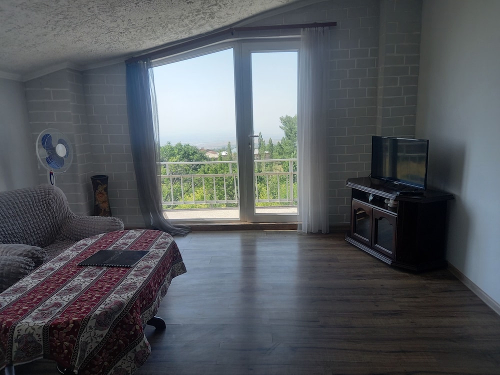 Byurakan Guest House