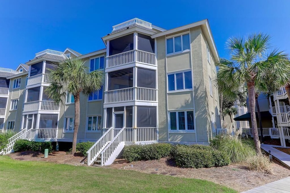 204e Port O Call view 4