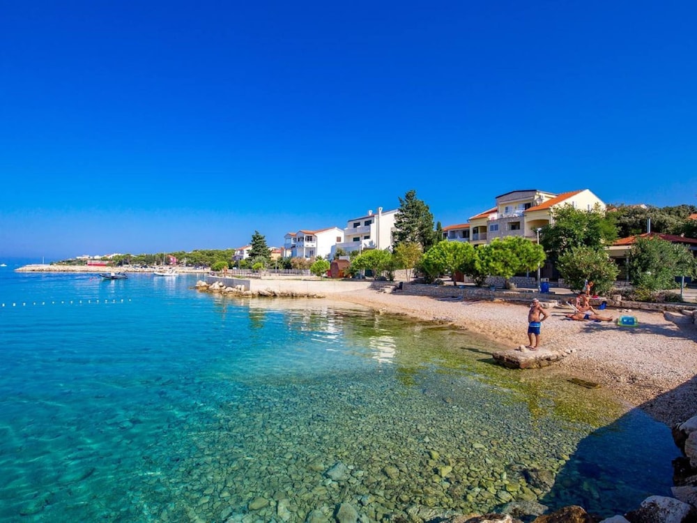 Seaside Apartment in Mandre view 5