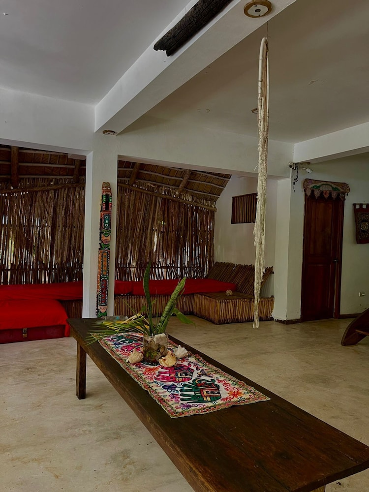 Ganesh Hostel