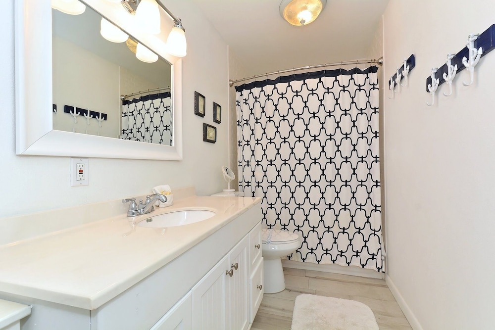 Tarpon Pointe 2 Bedroom Home by Redawning