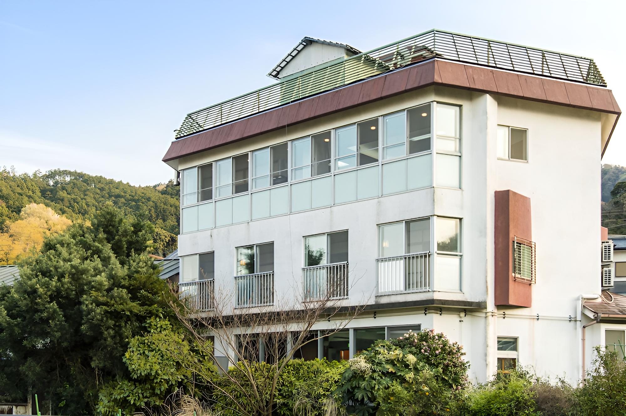 Atami Red House