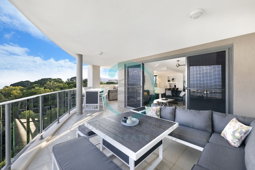 Zen Arkaba 3BR Luxury Waterfront Apt Pool BBQ - Image 2