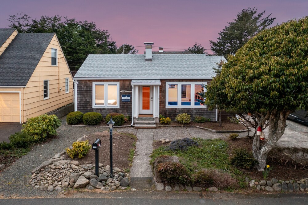 Grey Oak by Avantstay Coastal Charm, Near Beach & Golf view 5