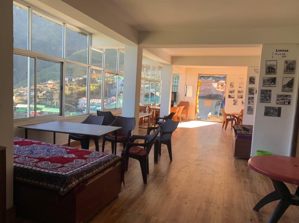 Yangzom La Homestay