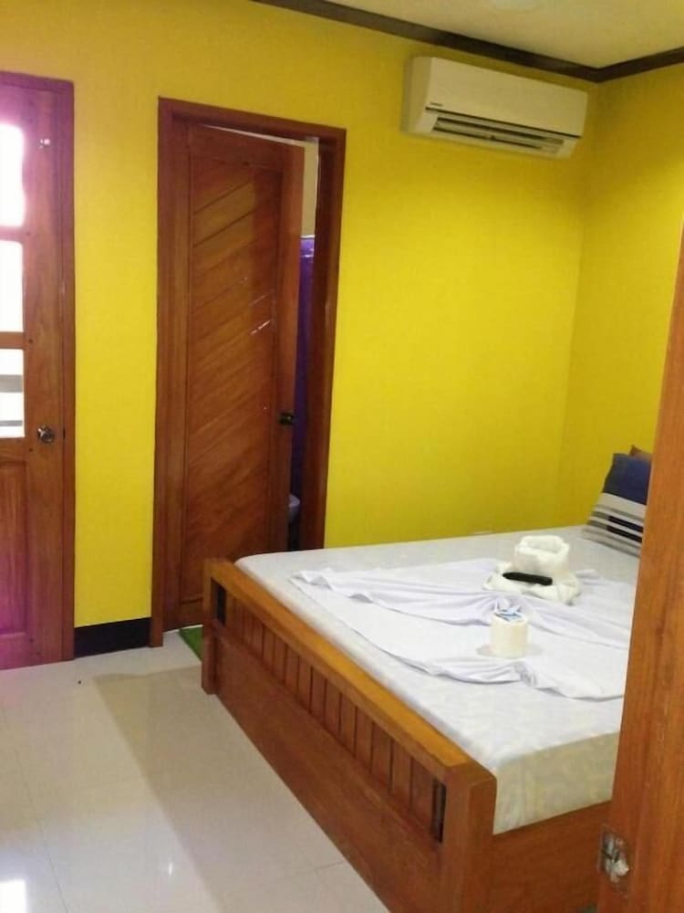 Citrine Tourist Travel Lodge