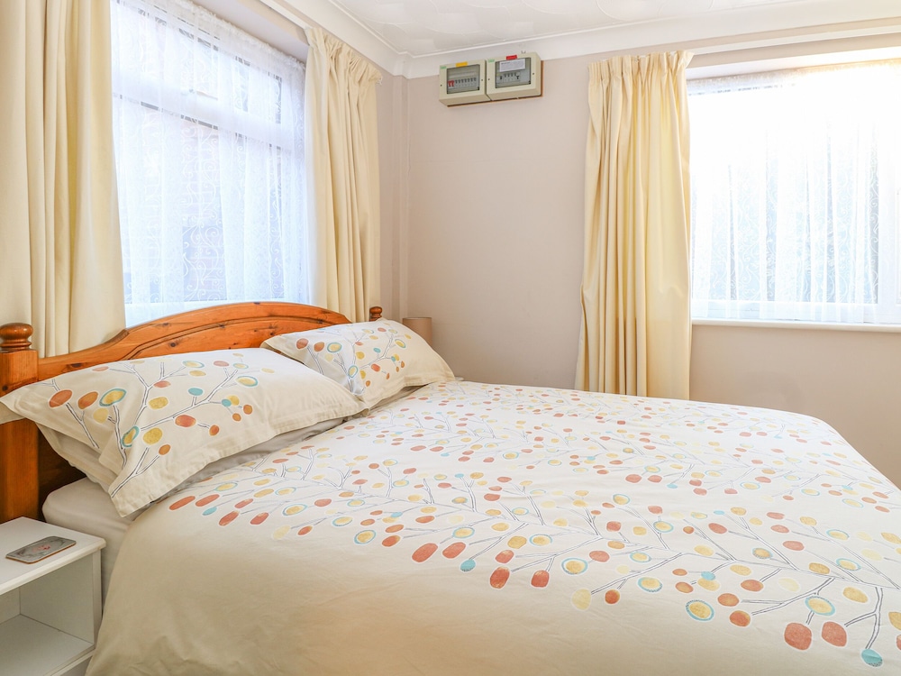 Robyn's Nest view 2