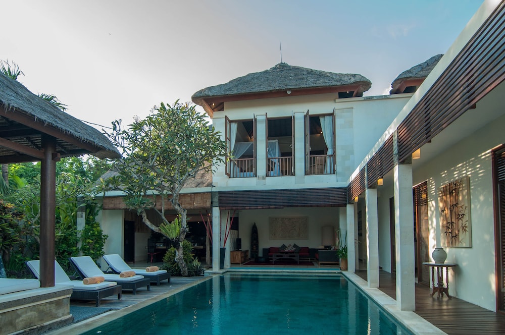Arwana Estate - Image 1