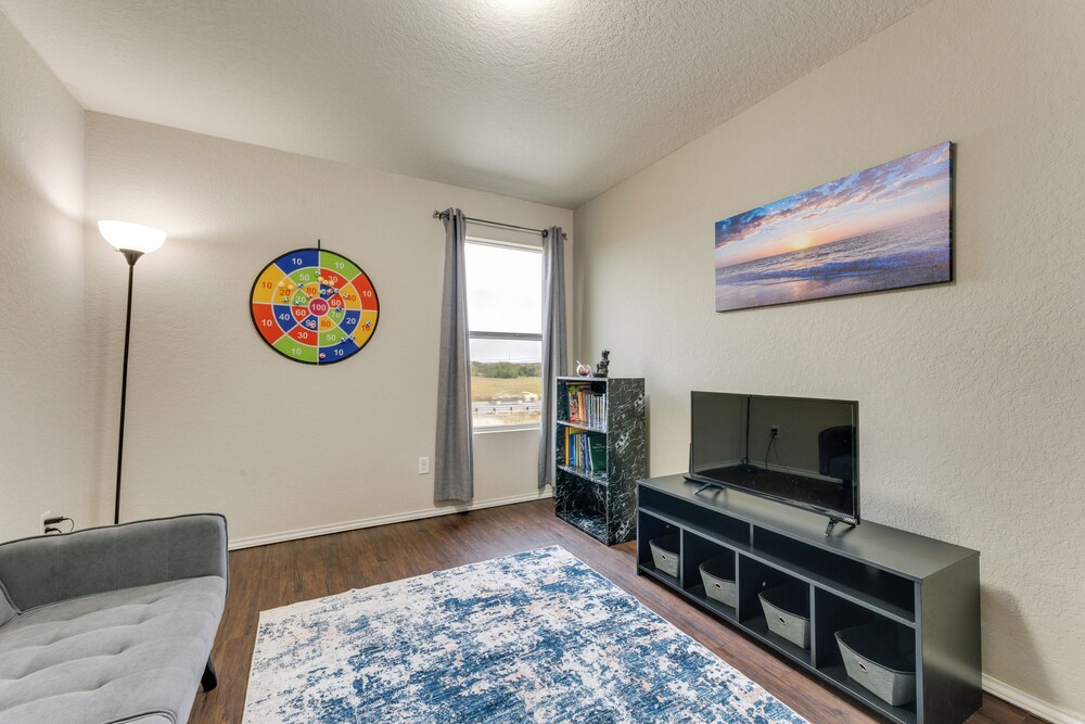 Near Hiking Trails: Home w/ Deck in San Antonio!