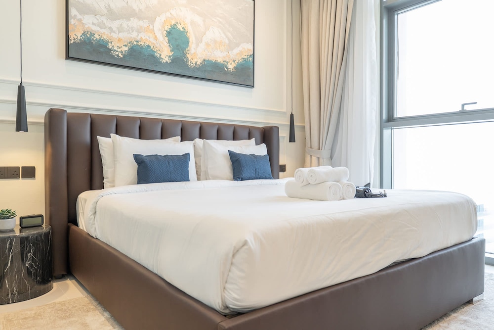 1 Bedroom in Marina Vista With Full Palm Views