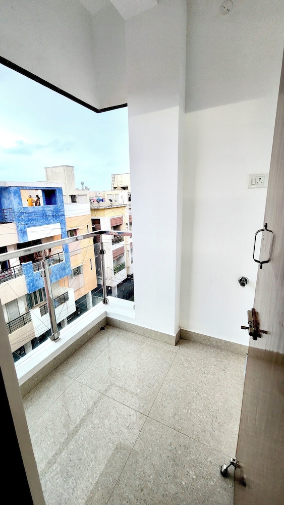 Sishya Service Apartment - Chennai OMR