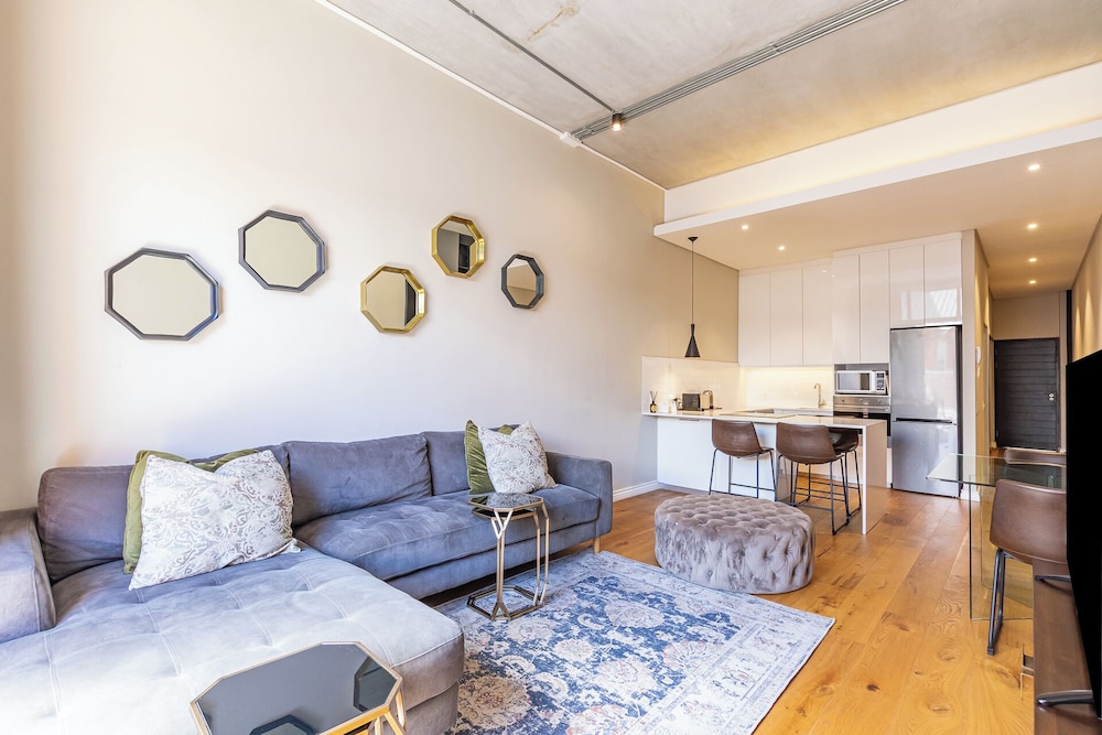 Docklands Deluxe Apartments by ITC Hospitality