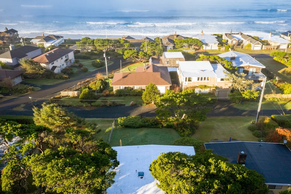 Modern Love by Avantstay Serene Home in Arch Cape w/ Large Yard in Great Location view 5