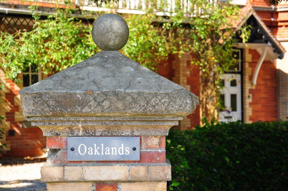 Newton Abbot Vacations - Oaklands Bed Breakfast - BB - Property Image 2