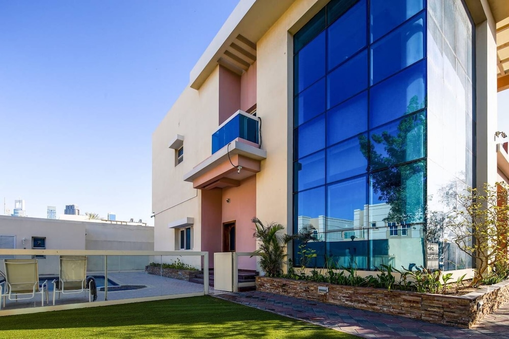 Spectacular Al Wasl Villa - With Private Pool
