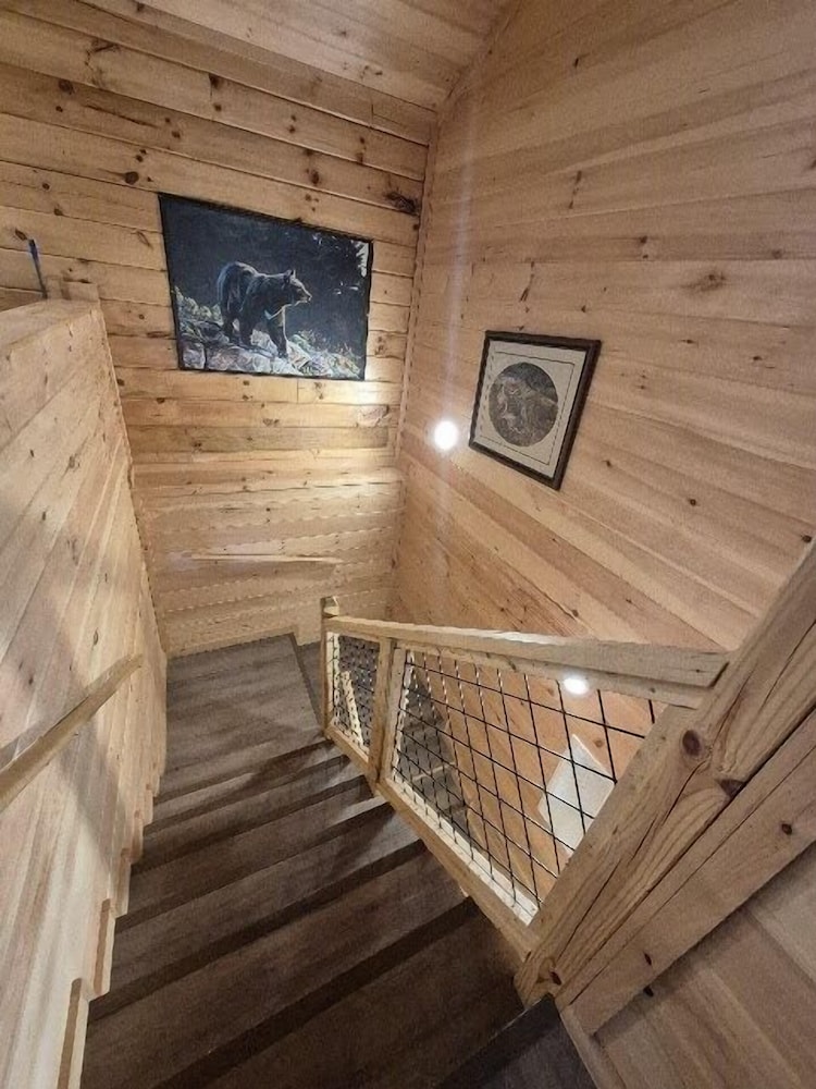 Misty Mountain Getaway - 2 bedroom 2 Cabin