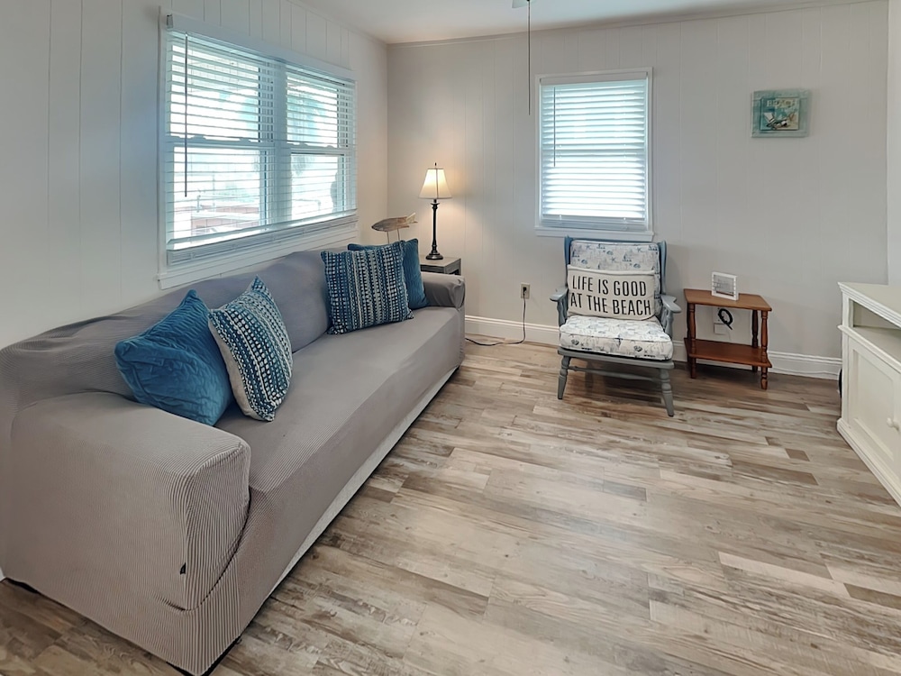 John Silver Cottage by Ryson Vacation Rentals