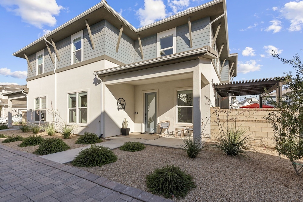 Southwest Manor 5 Bedroom Home