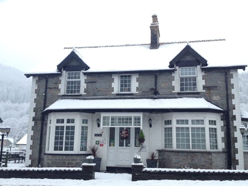 Oakfield House Bed and Breakfast