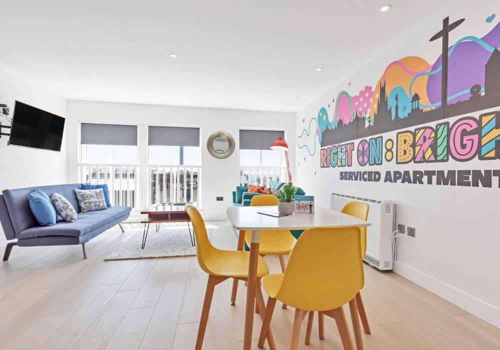 Right On Bright On Apartment 1D - City Centre Luxury Apartments view 3
