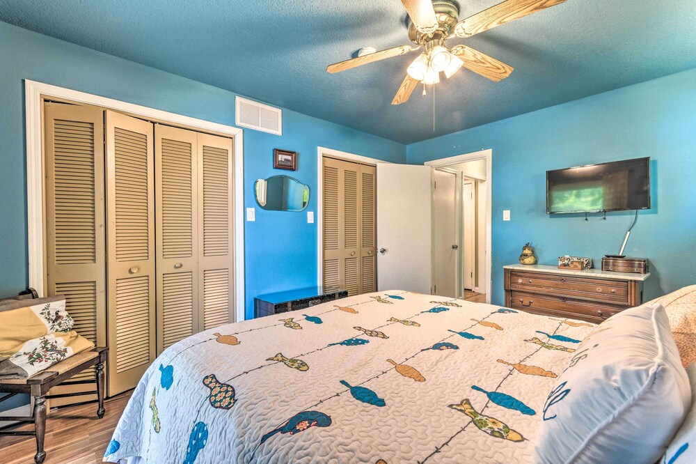 Updated Deck & Dock: Lakefront Home in Hot Springs view 5