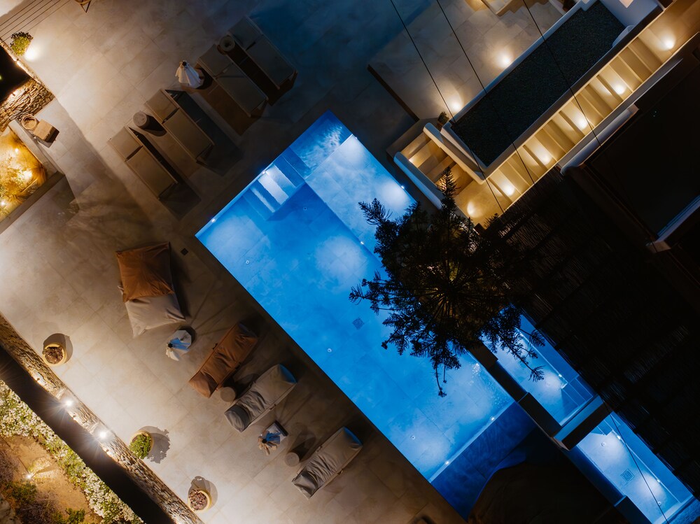 Oliving Mykonos Luxury Suites