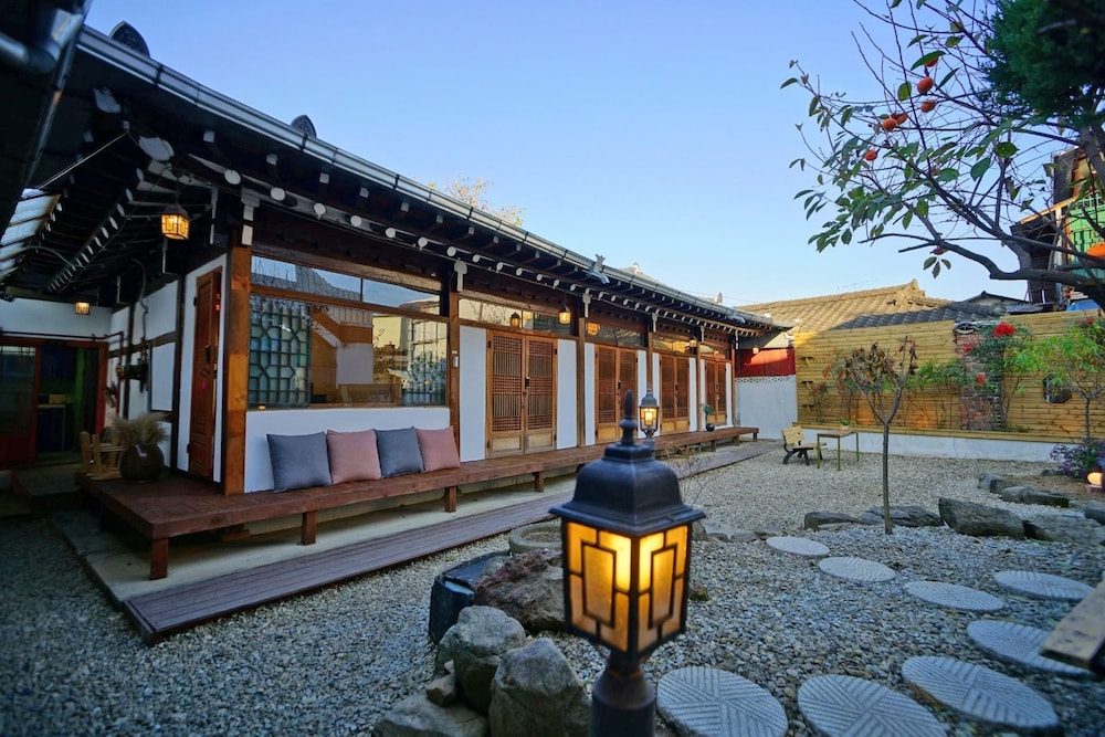 Hanok Mibbeum view 2