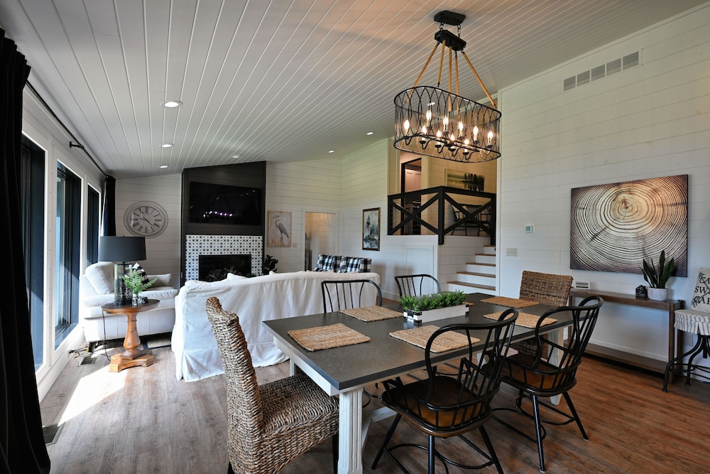 The Namakagon Lakehouse 4 Bedroom Home