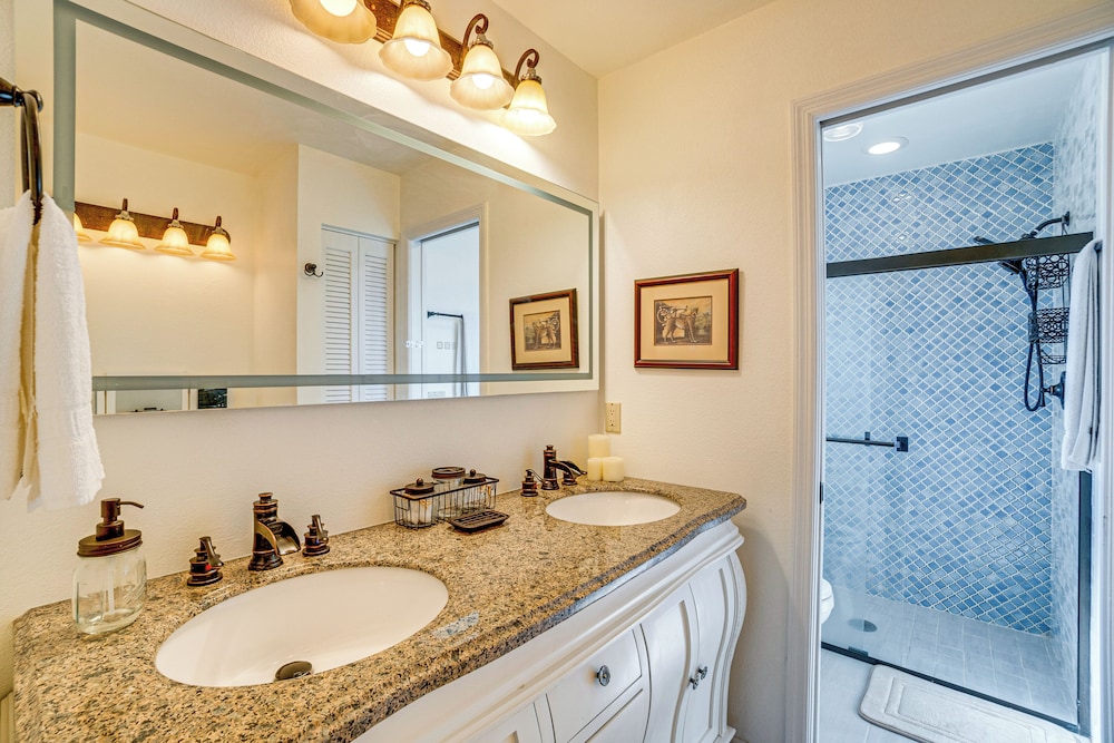 Pool, BBQ & More: Sleek Home in Port Charlotte!