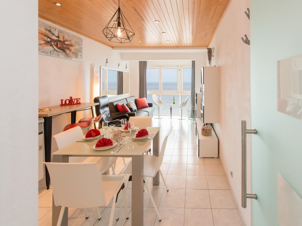 Apartment With Frontal sea View in Ostend