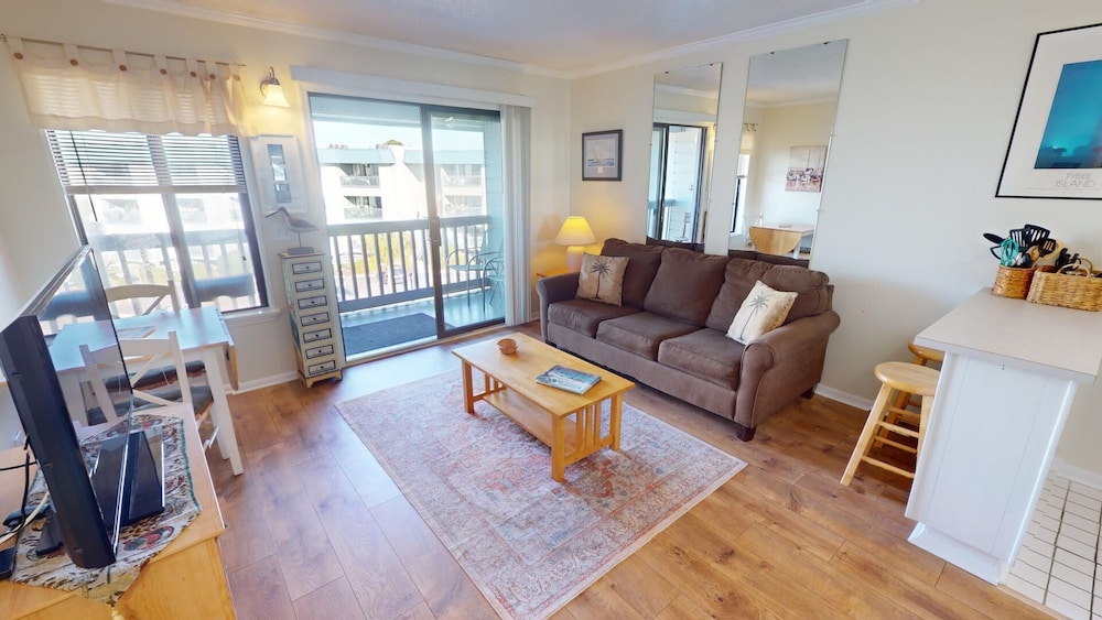 Beach Racquet B by Tybee Vacation Rentals