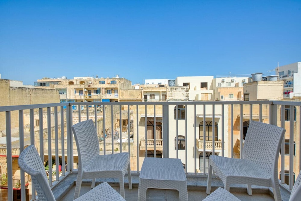 Apartment in Marsalforn Beaches Seaside Dining