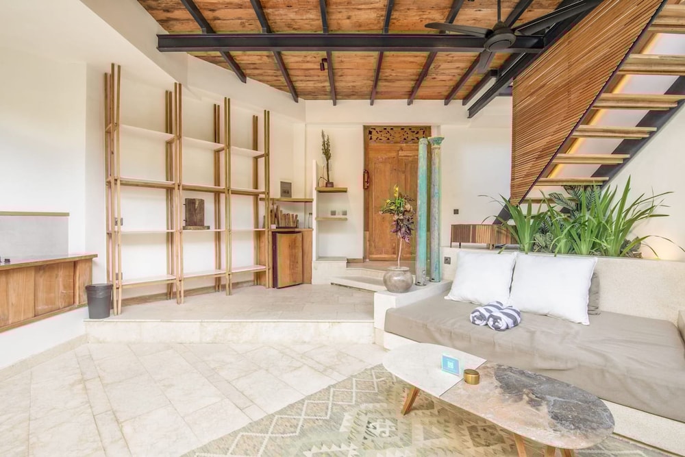 BA Villa 9 1 BR Villa 800m to Echo bea Elegant 1-br Villa With Pool 800m to Echo Beach