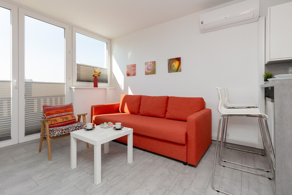 Warsaw Studio City View by Renters view 2