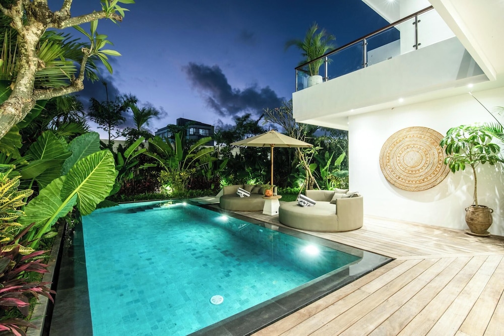 Brand New 4br Villa 400 to Finns Canggu