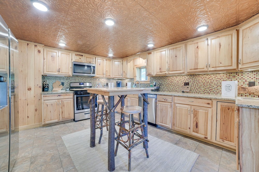 Lakefront Kalkaska Cottage w/ Fire Pit!